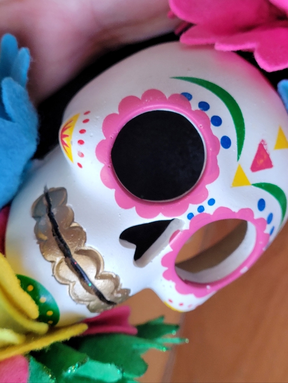 Día de los Muertos (Day of the Dead) Wreath Mexican Holiday Felt Flowers Skulls - Picture 5 of 9
